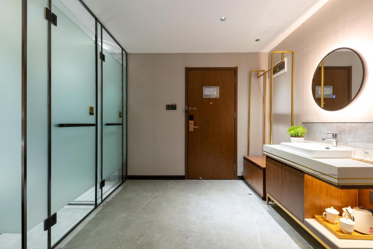 Beijing Tangfu Hotel - Located In The City Center Adjacent To The Subway Station Close To Nanluoguxiang Gulou Lama Temple Tiananmen Square Forbidden City Temple Of Heaven Providing Laundry Car Rental And Ticketing Services Buitenkant foto