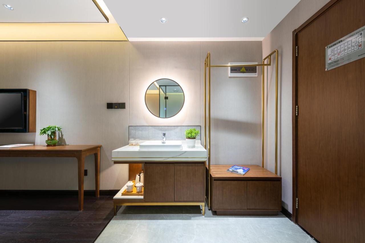 Beijing Tangfu Hotel - Located In The City Center Adjacent To The Subway Station Close To Nanluoguxiang Gulou Lama Temple Tiananmen Square Forbidden City Temple Of Heaven Providing Laundry Car Rental And Ticketing Services Buitenkant foto
