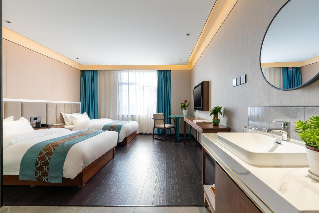Beijing Tangfu Hotel - Located In The City Center Adjacent To The Subway Station Close To Nanluoguxiang Gulou Lama Temple Tiananmen Square Forbidden City Temple Of Heaven Providing Laundry Car Rental And Ticketing Services Buitenkant foto