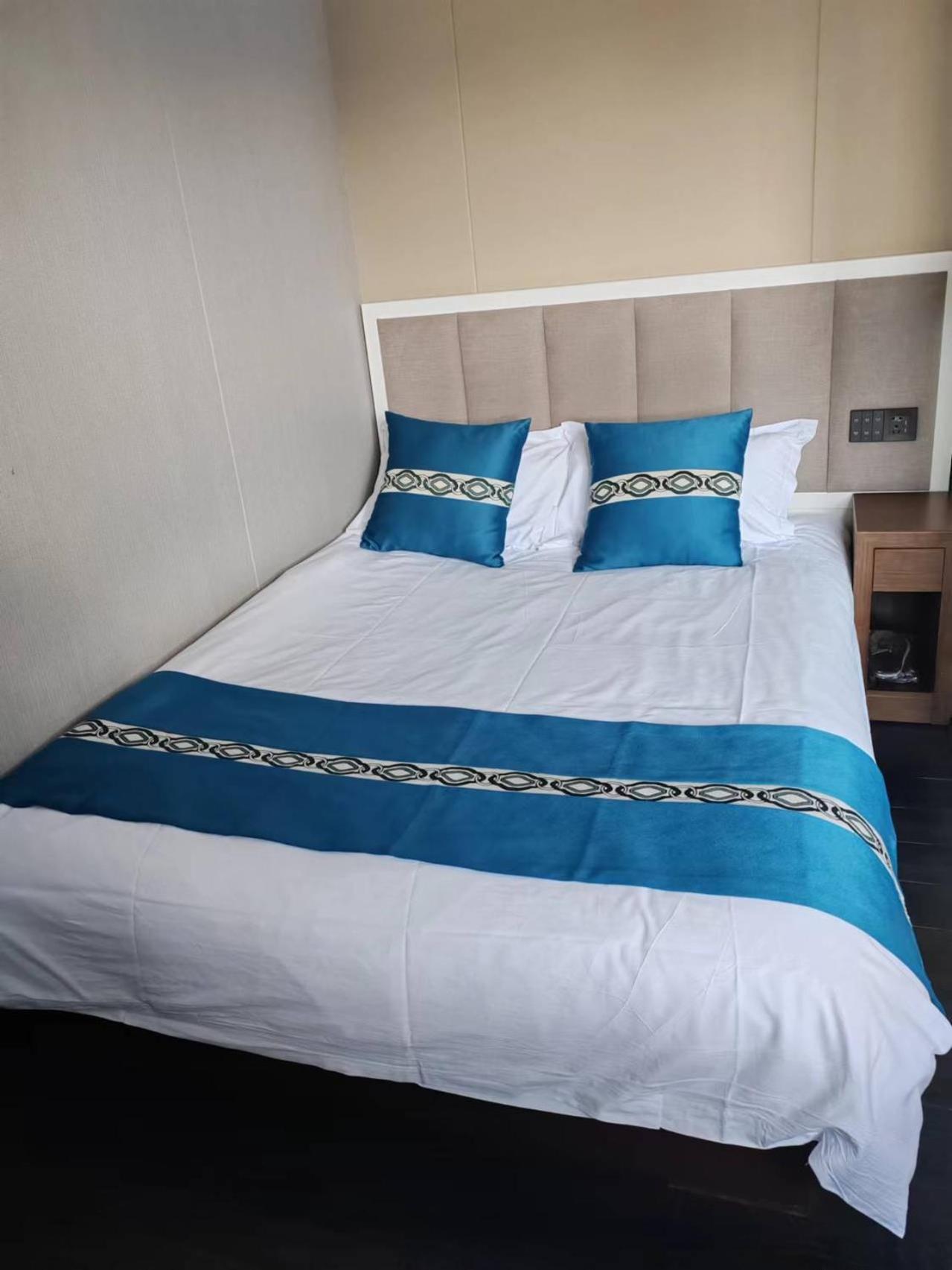 Beijing Tangfu Hotel - Located In The City Center Adjacent To The Subway Station Close To Nanluoguxiang Gulou Lama Temple Tiananmen Square Forbidden City Temple Of Heaven Providing Laundry Car Rental And Ticketing Services Buitenkant foto
